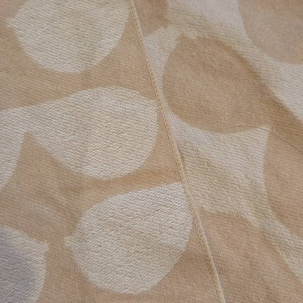 New Karl Lagerfeld Paris Cream/Tan Fringed Edge Oversized Scarf/Wrap - Picture 7 of 9